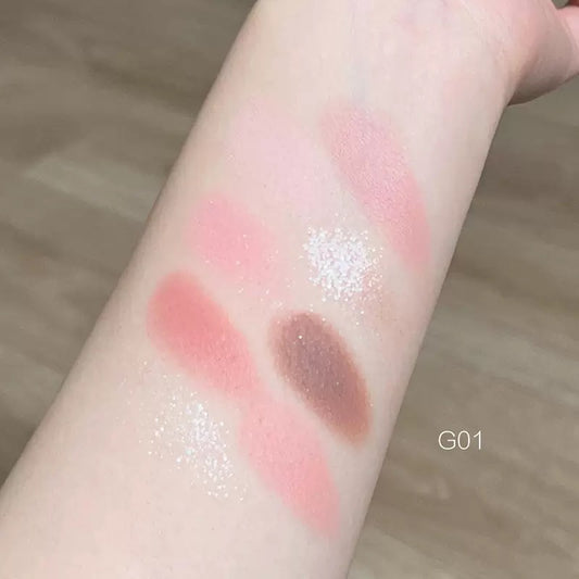 A LOVE HEART EYESHADOW