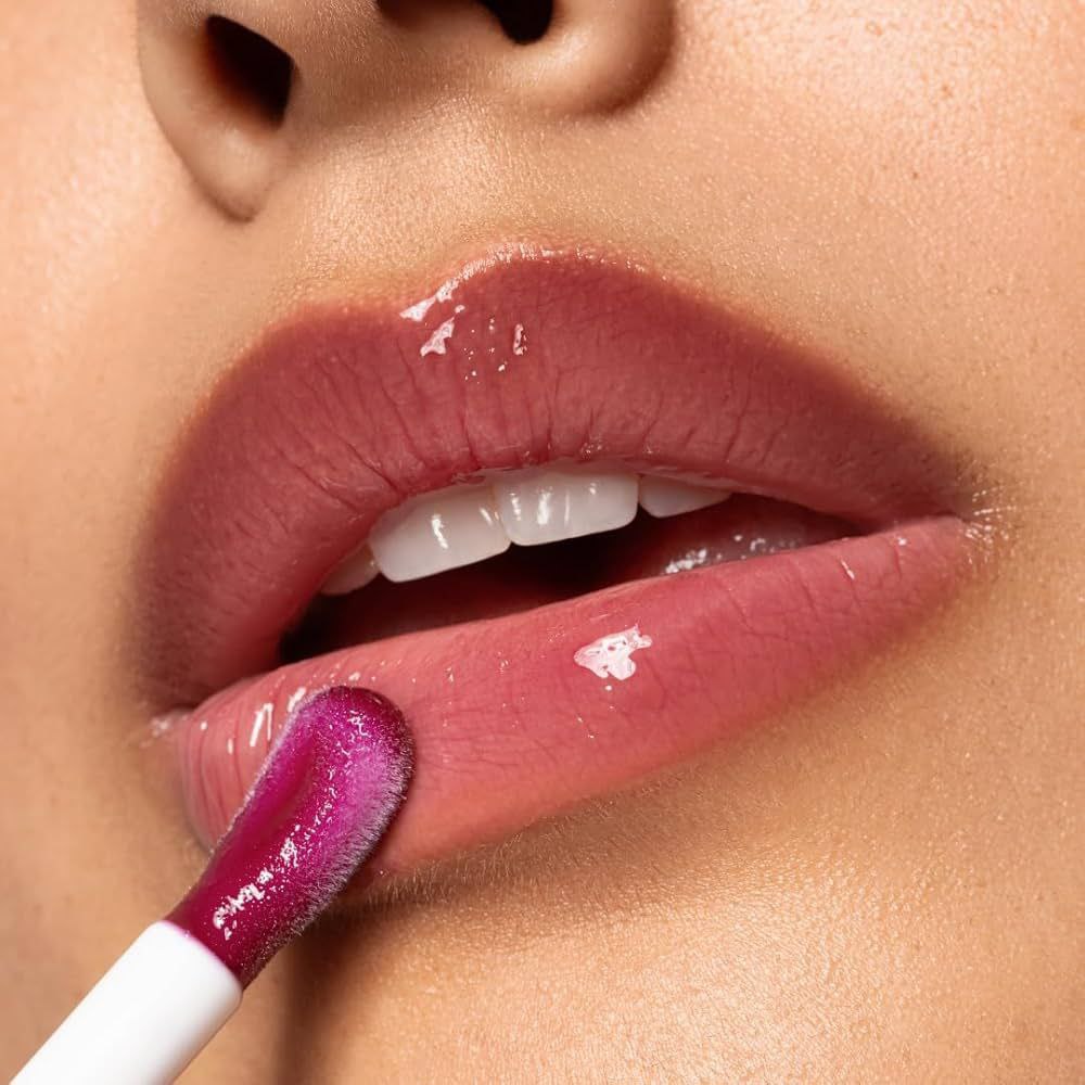 Non-sticky lip oil for everyday use