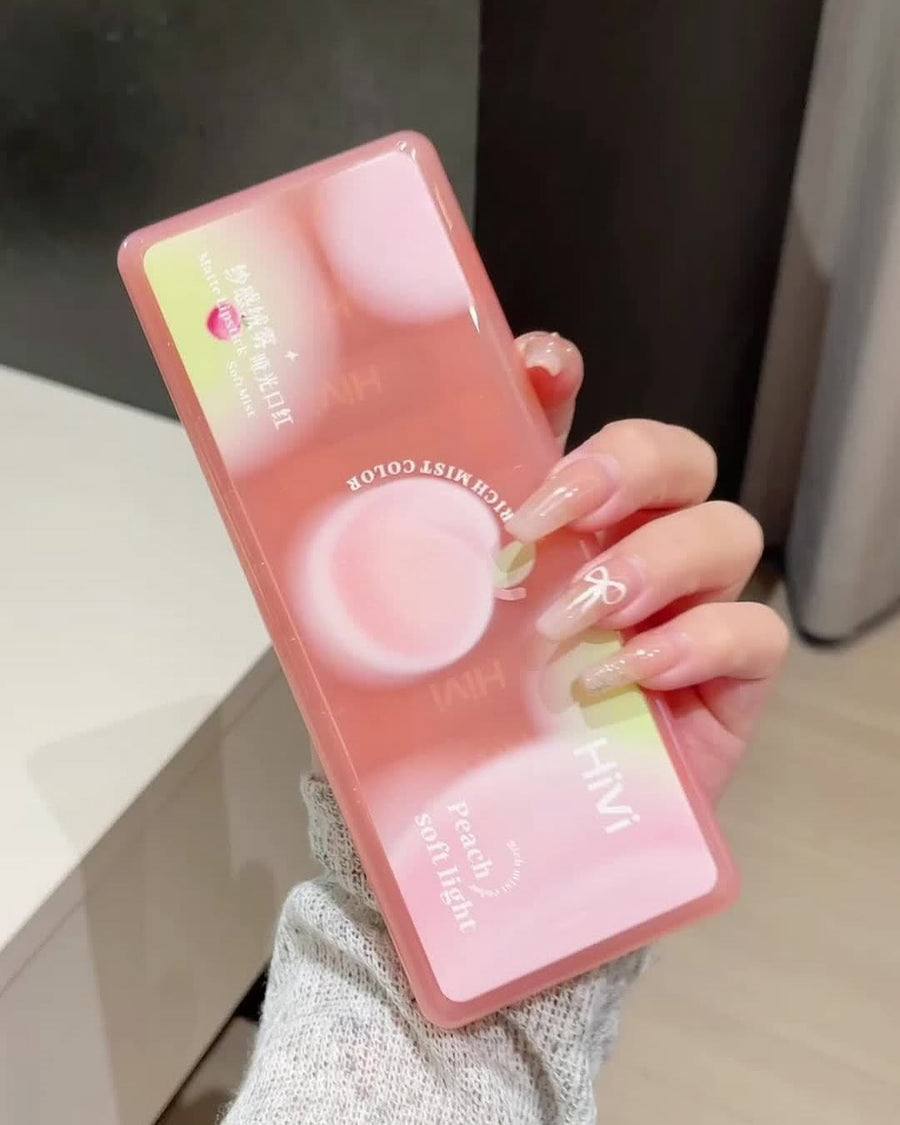 A Hivi lipmud lipstick