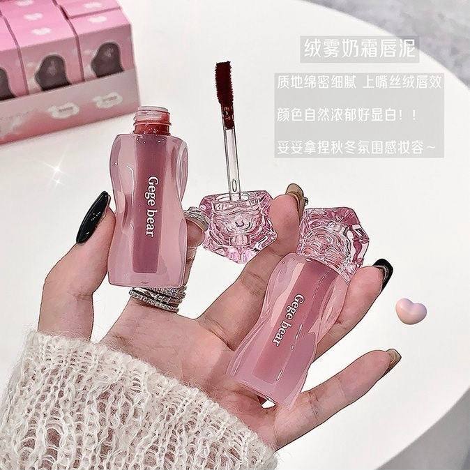 A Gege bear velvet lipmud lipstick