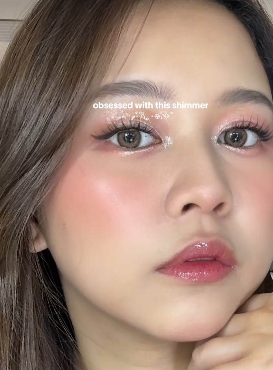 Shaqinuo eye glitter highlighter star ✨
Set 6 pcs
