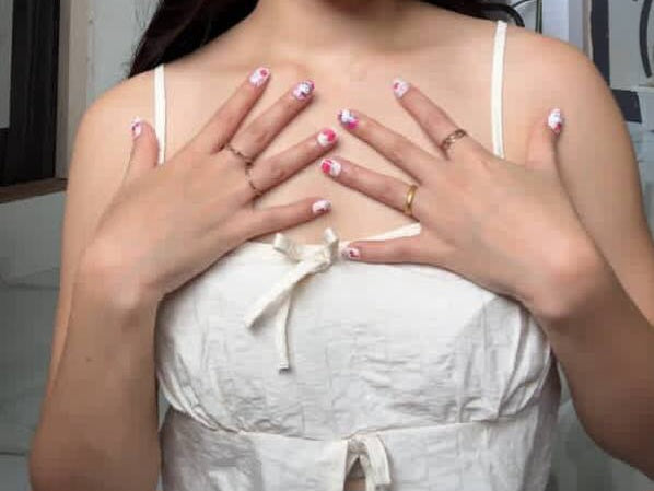 Plastic press on nails
