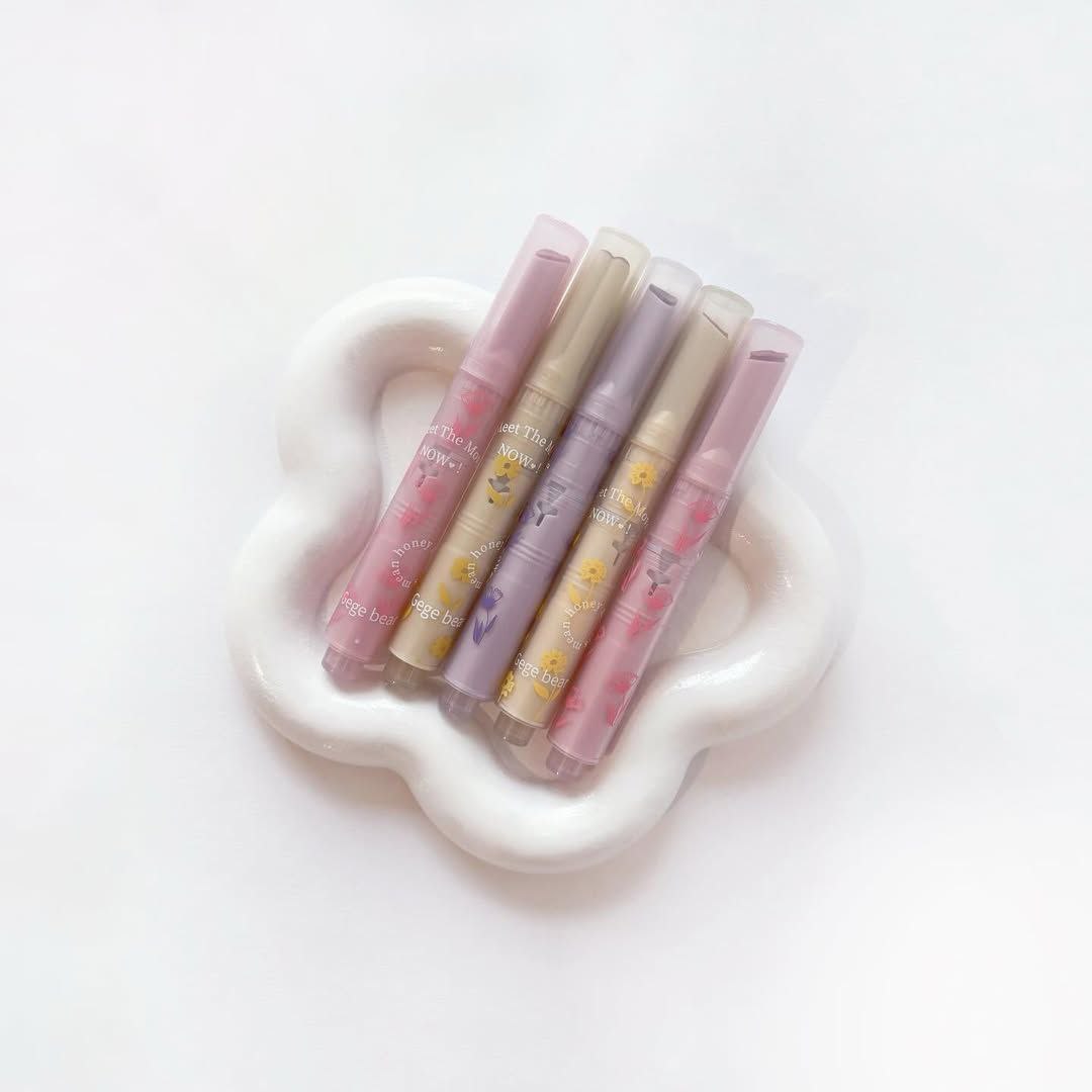 A aGEGE BEAR HEART SHAPED LIPSTICK / LIPGLOSS
