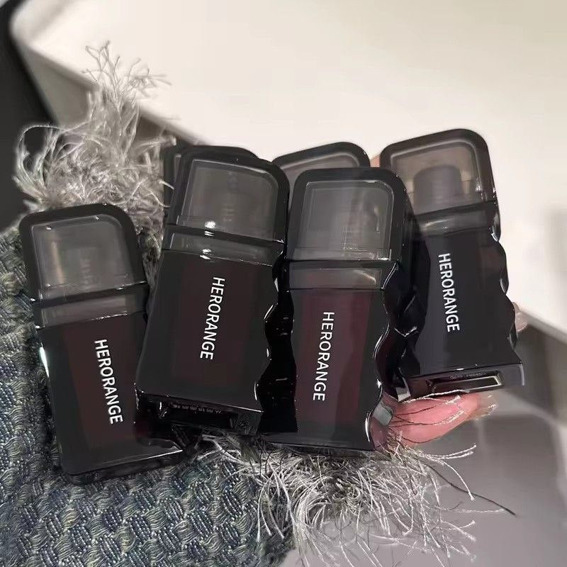 A Herorange lipgloss liptint