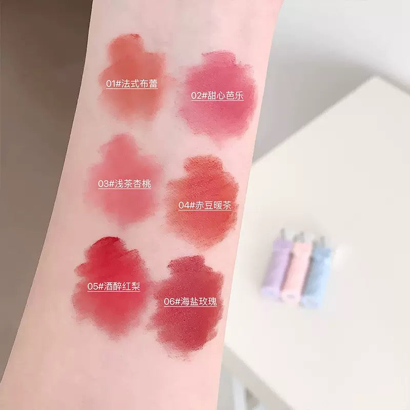A Gege bear bow lip mud 🎀