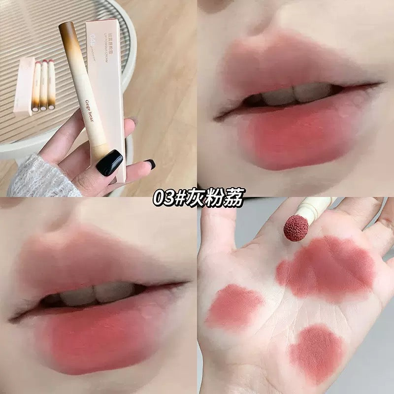A Gege bear smooth lip mud fog