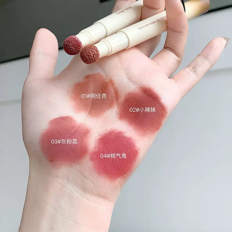 A Gege bear smooth lip mud fog