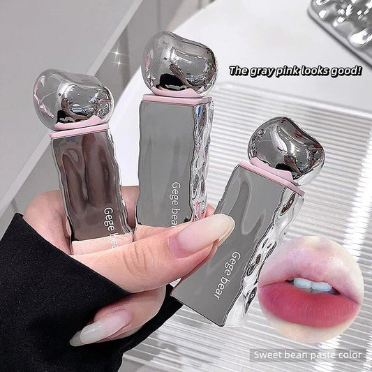 A Gege bear velvet smooth lipmud lipstick