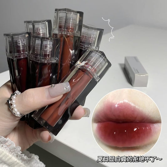 Shaquino tinted lipgloss