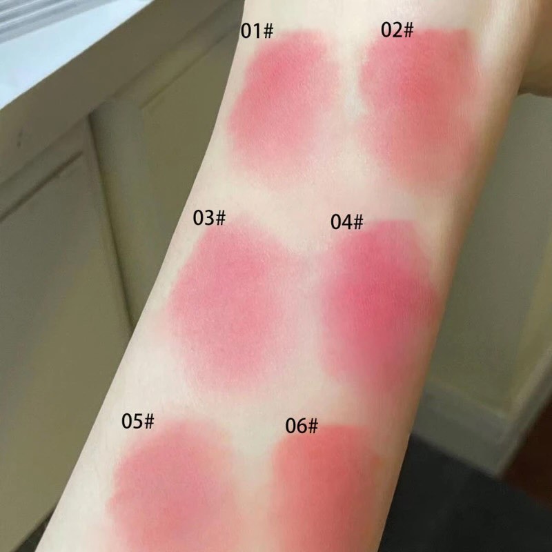 A Gege bear love heart lip mud