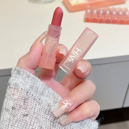 A Hivi lipmud lipstick