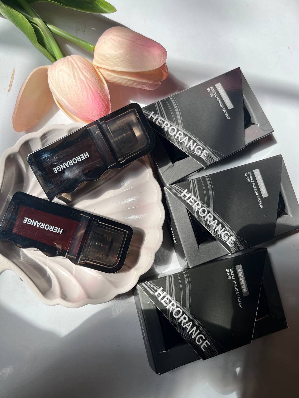 A Herorange lipgloss liptint