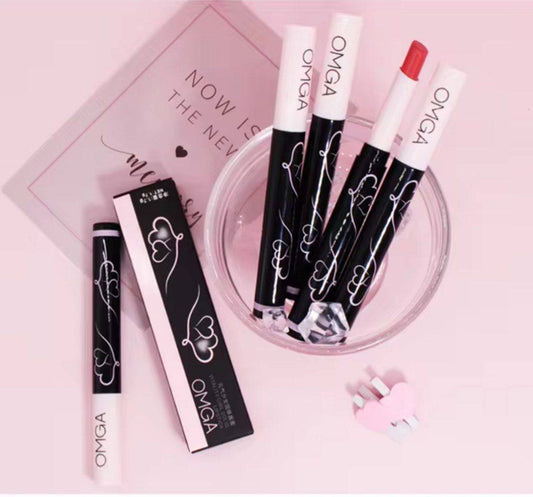 A OMGA LIPGLOSS