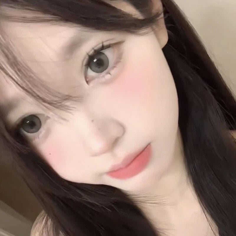 A Gege bear love heart lip mud